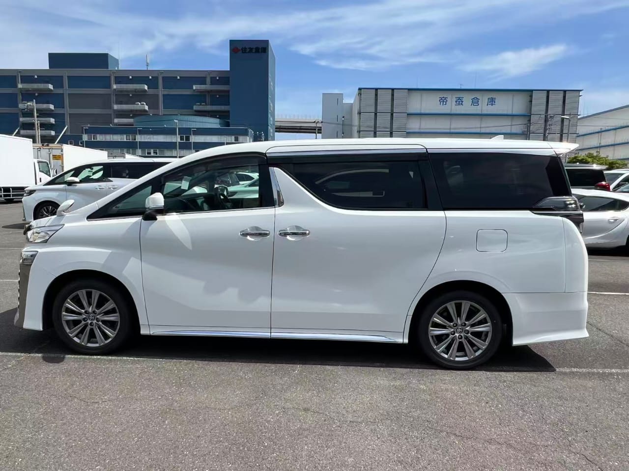 
								Toyota vellfire golden eye 2 (87014) full									