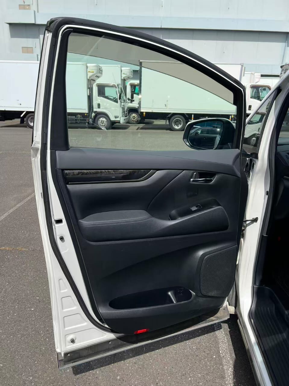 
								Toyota vellfire golden eye 2 (87014) full									