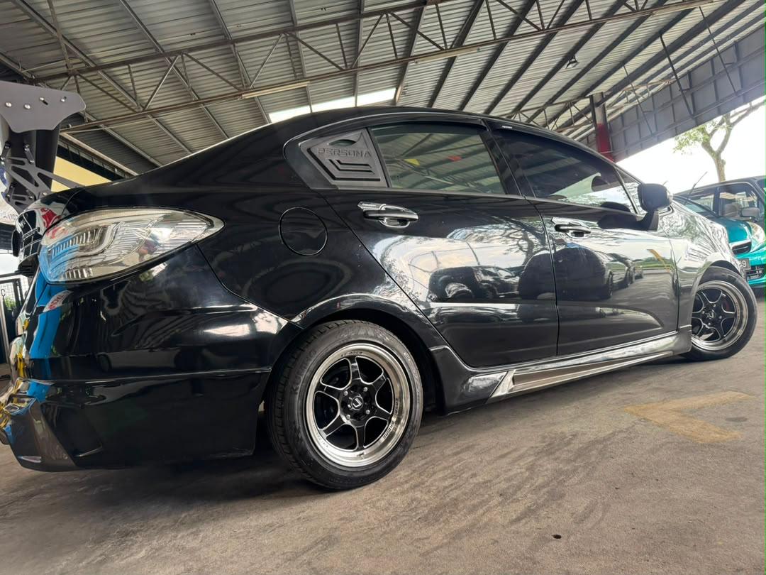 
								proton persona 1.6 manual CDY502 full									