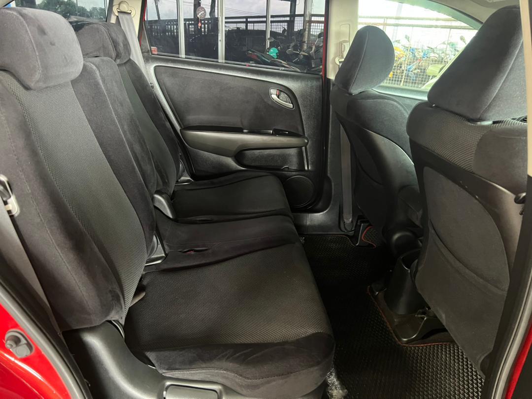 
								JNQ2138 HONDA STREAM 1.8 AUTO full									
