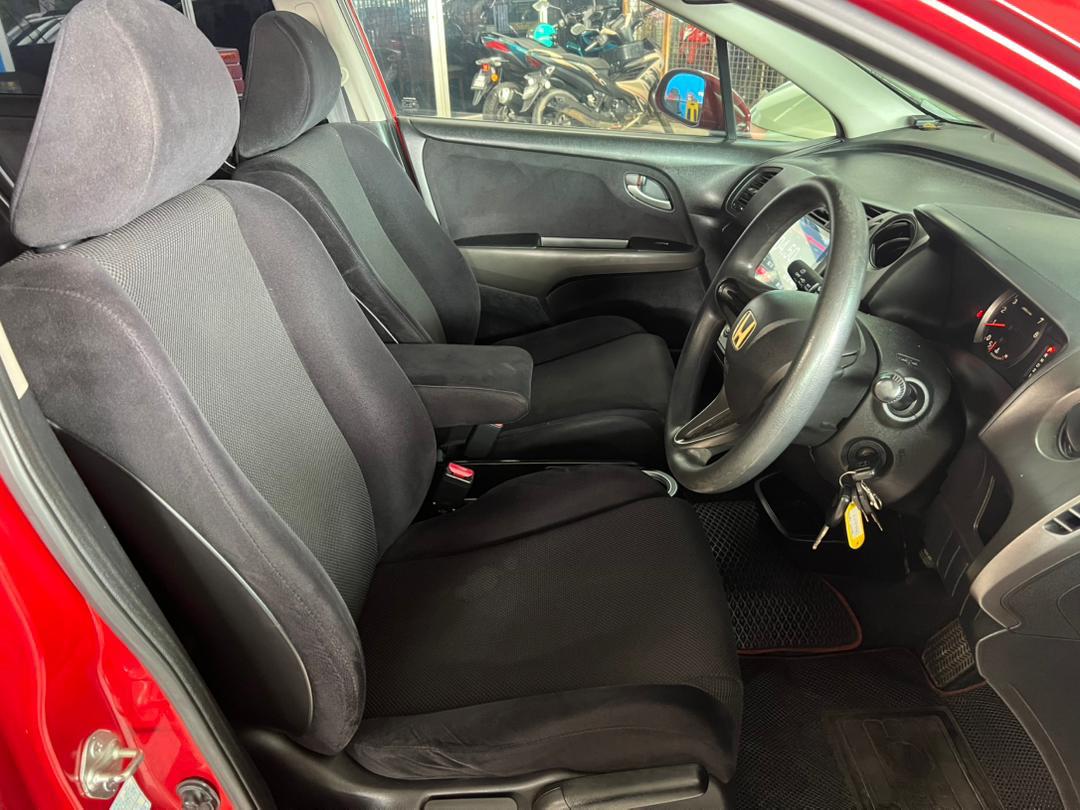 
								JNQ2138 HONDA STREAM 1.8 AUTO full									