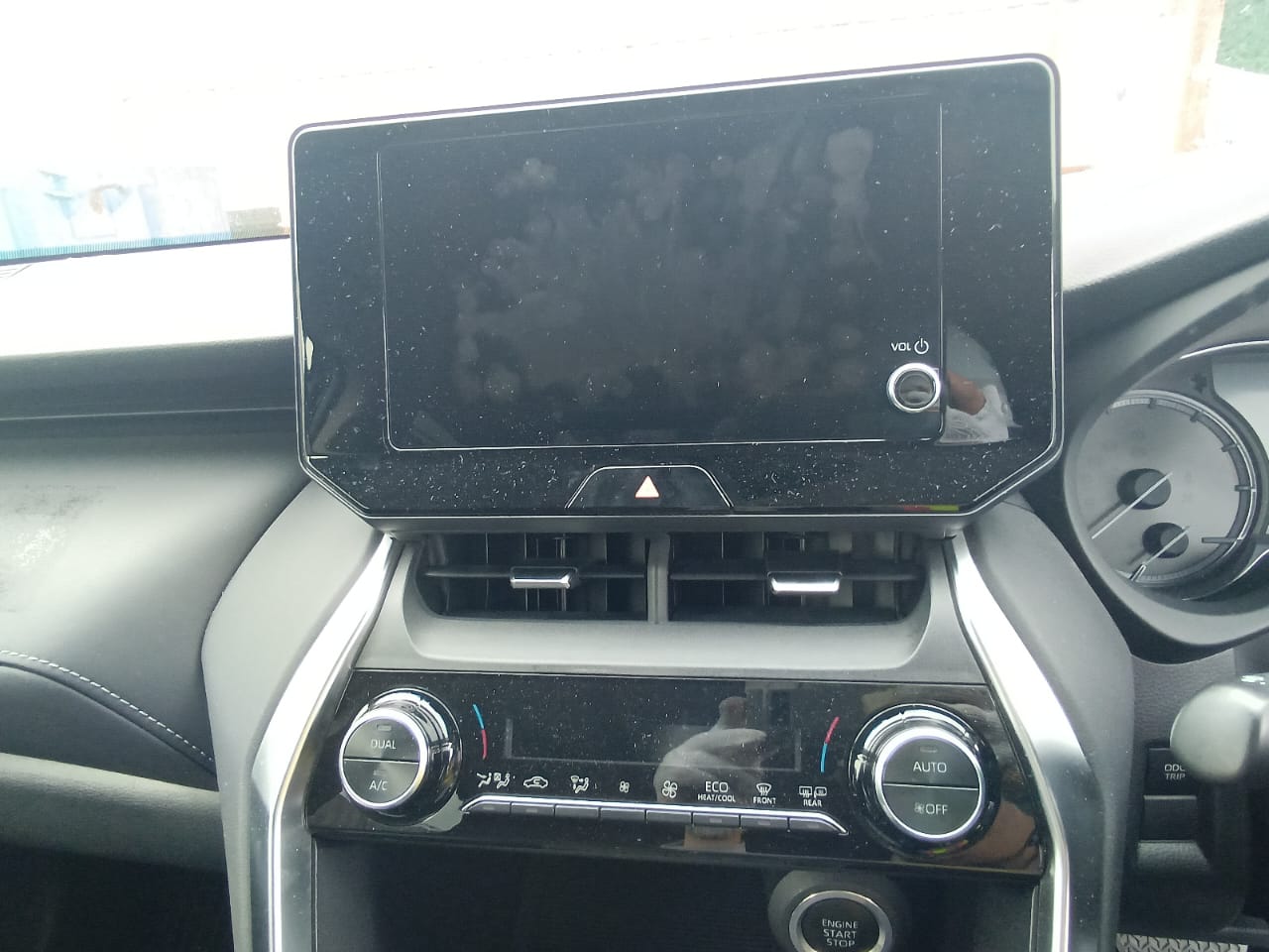 
								2023 TOYOTA HARRIER S (87384 full									