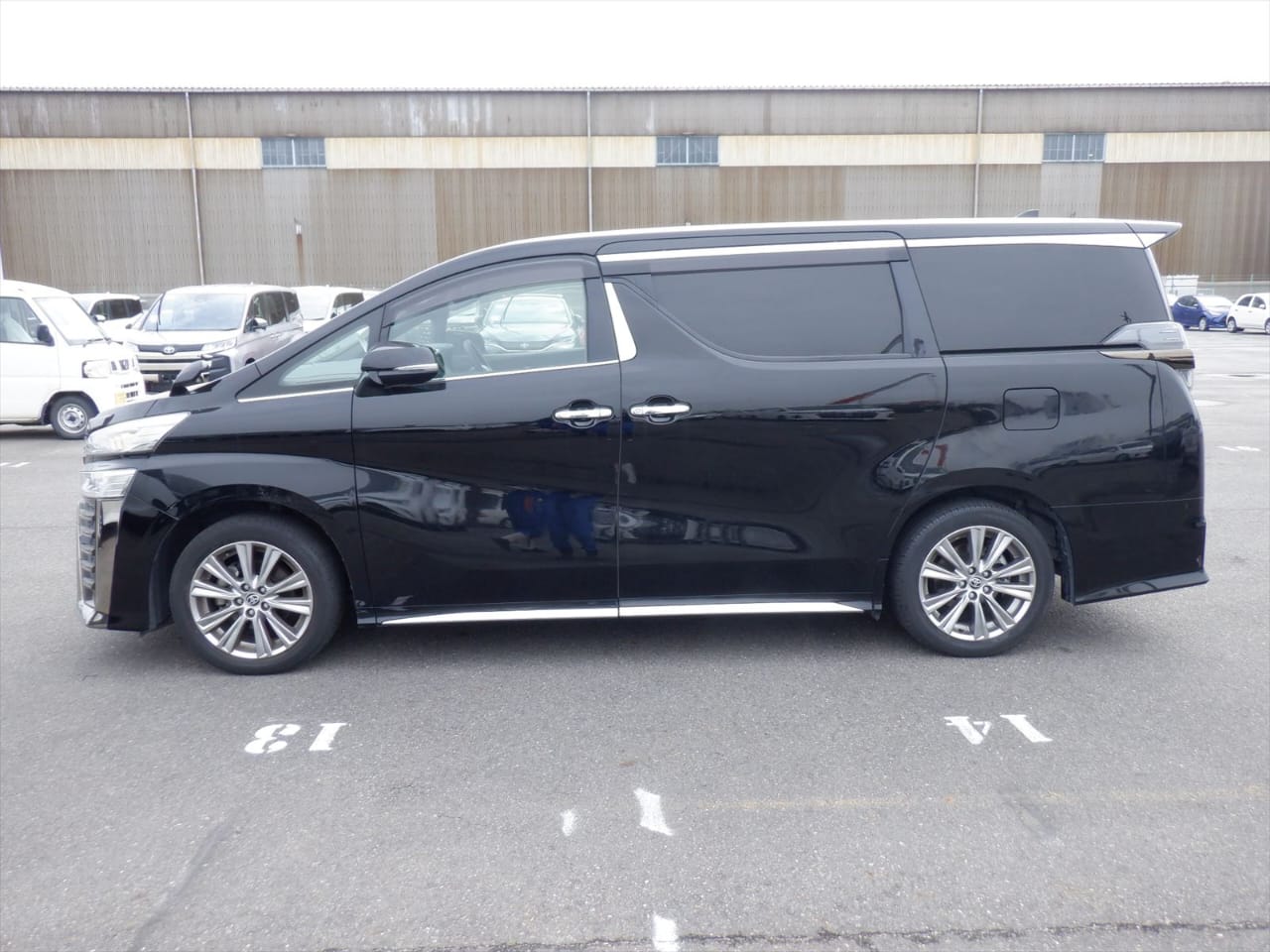 
								2023 toyota vellfire golden eyes 3(54387) full									