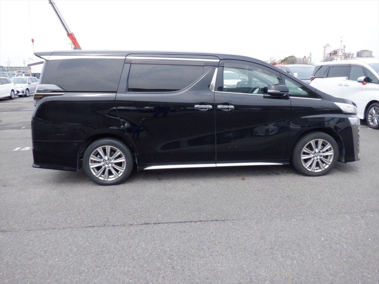 
								2023 toyota vellfire golden eyes 3(54387) full									