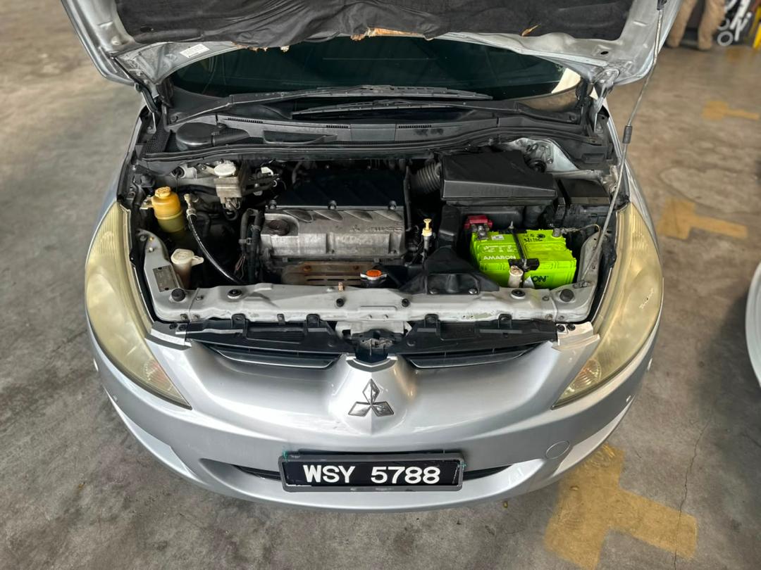 
								WSY5788 MITSUBISHI GRANDIS 2.4 full									