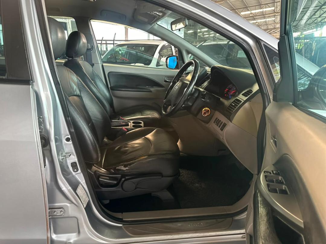
								WSY5788 MITSUBISHI GRANDIS 2.4 full									