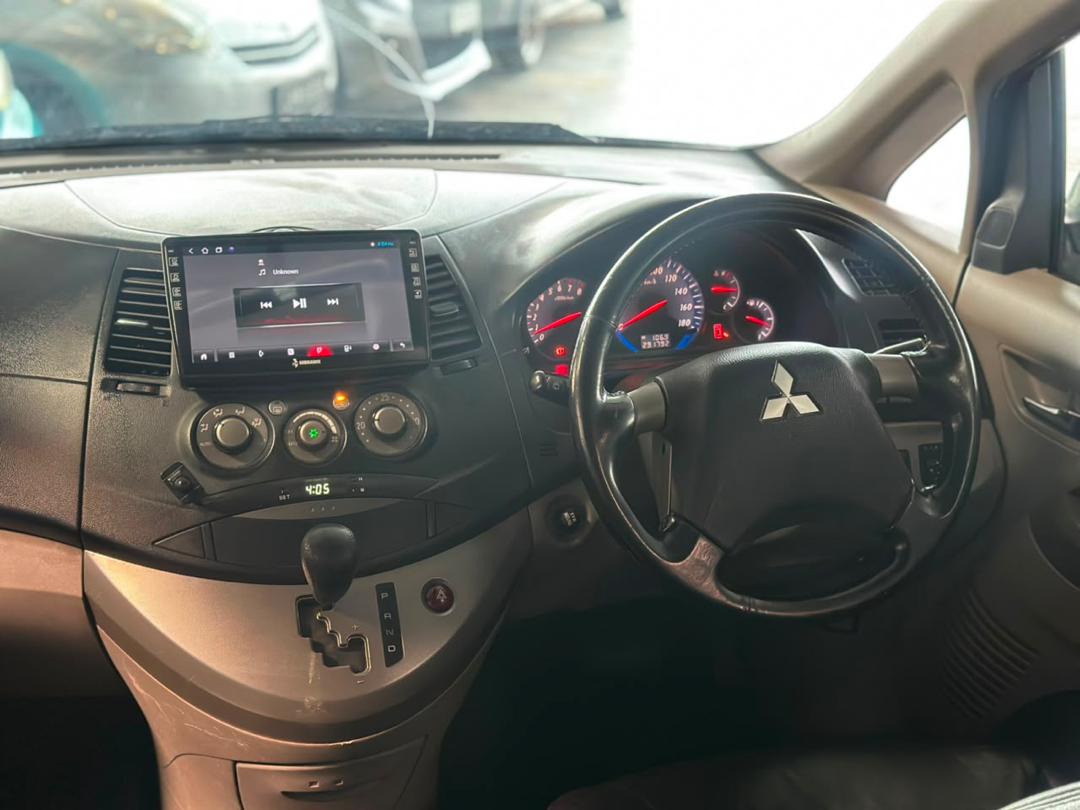 
								WSY5788 MITSUBISHI GRANDIS 2.4 full									
