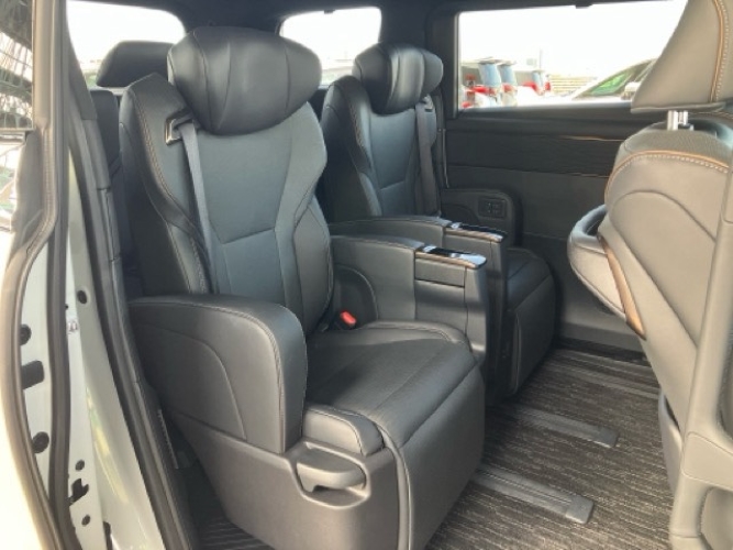 
								toyota alphard z new facelift 04665 full									