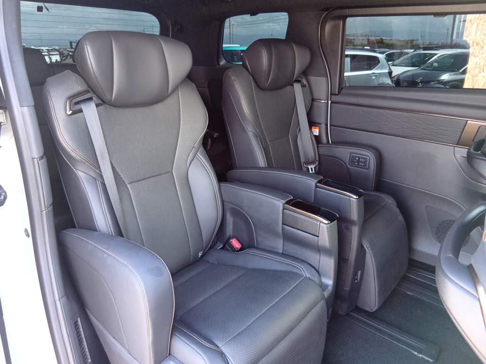 
								toyota alphard z premium (02991) 2023 full									