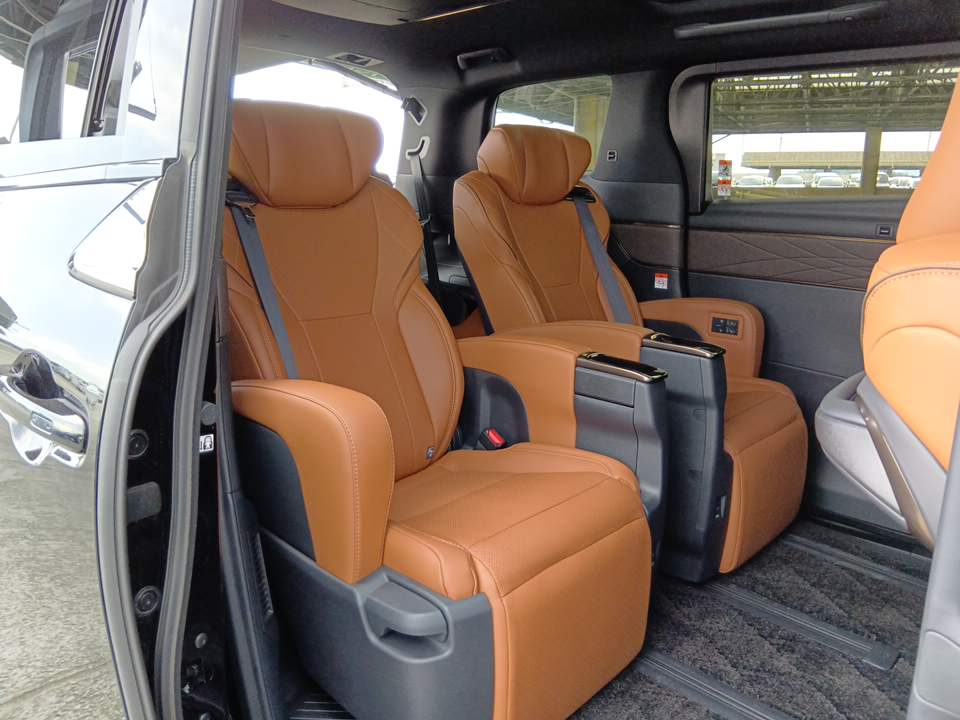 
								toyota vellfire 03670 full									