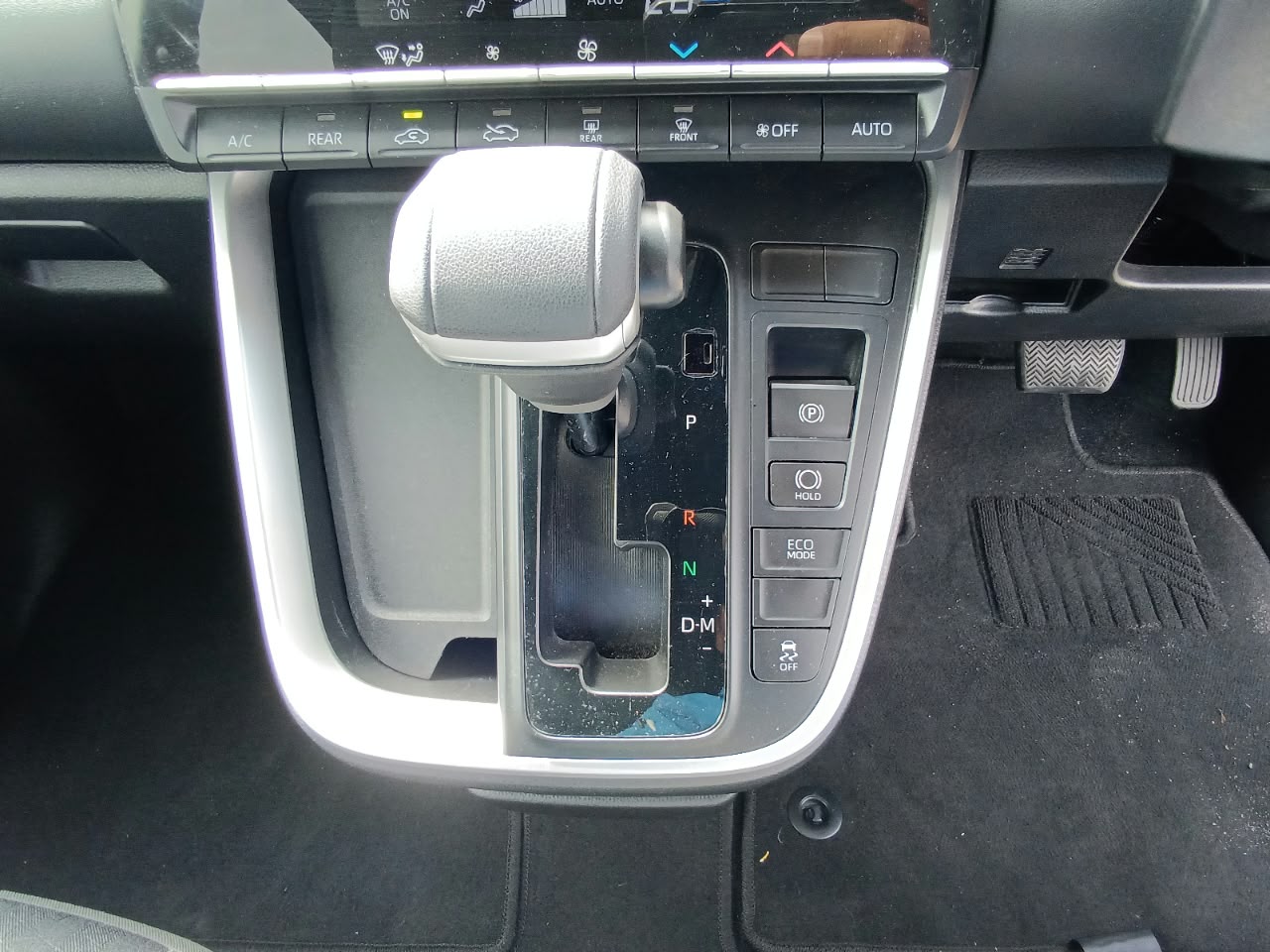 
								toyota voxy sg 46035 full									