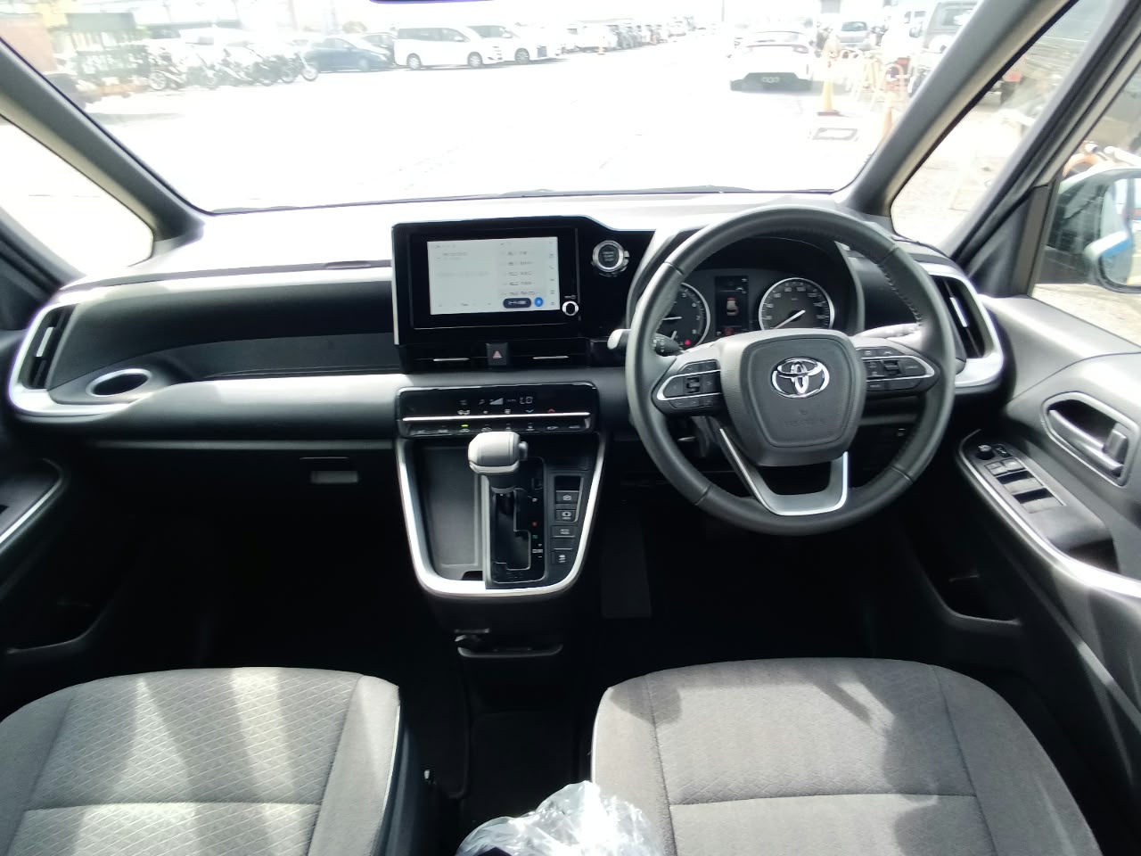 
								toyota voxy sg 46035 full									