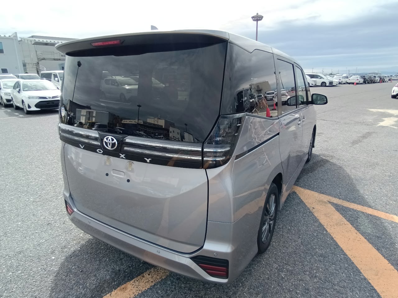 
								toyota voxy sg 46035 full									
