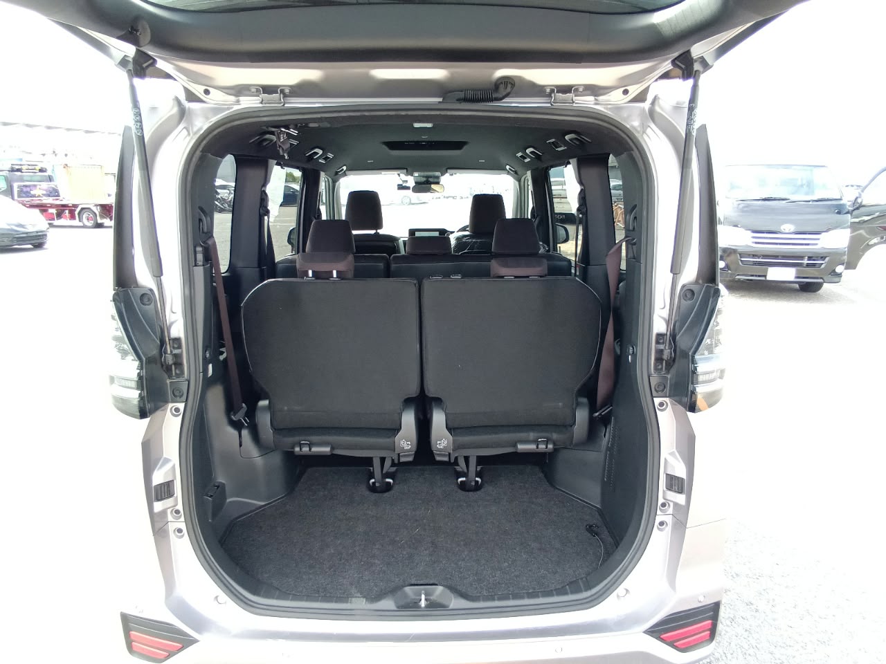 
								toyota voxy sg 46035 full									