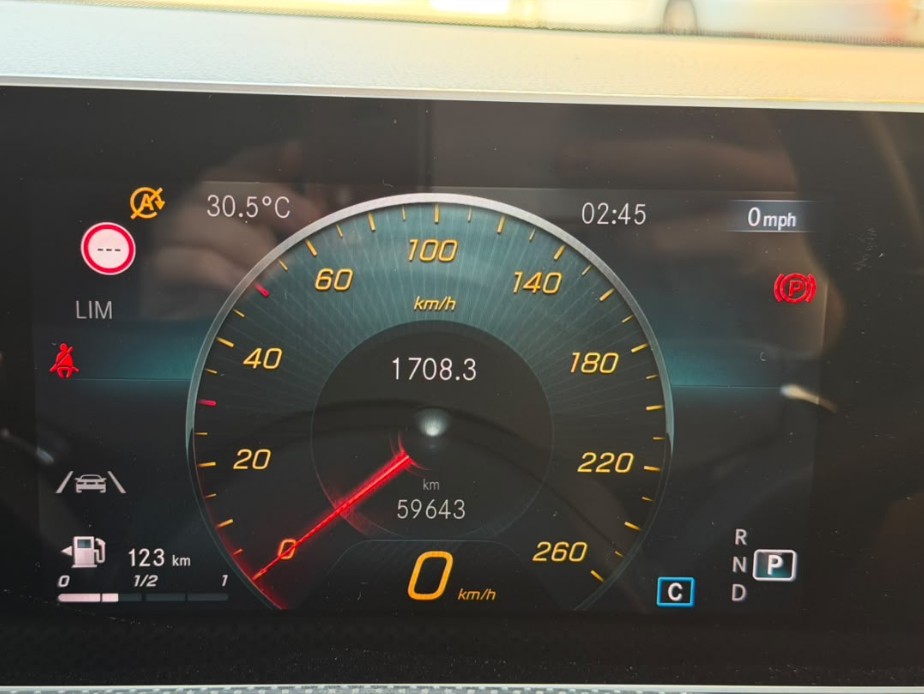 
								mercedes benz cla180 98284 full									