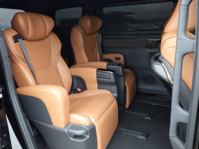 
								toyota vellfire z premium 01668 full									
