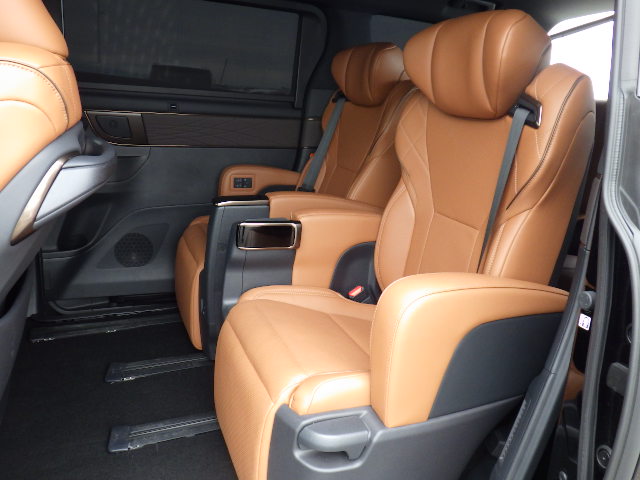 
								toyota vellfire z premium 01668 full									