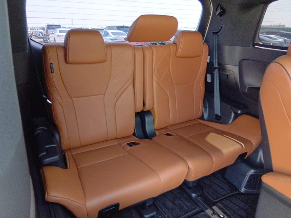 
								toyota vellfire z premier 13065 full									