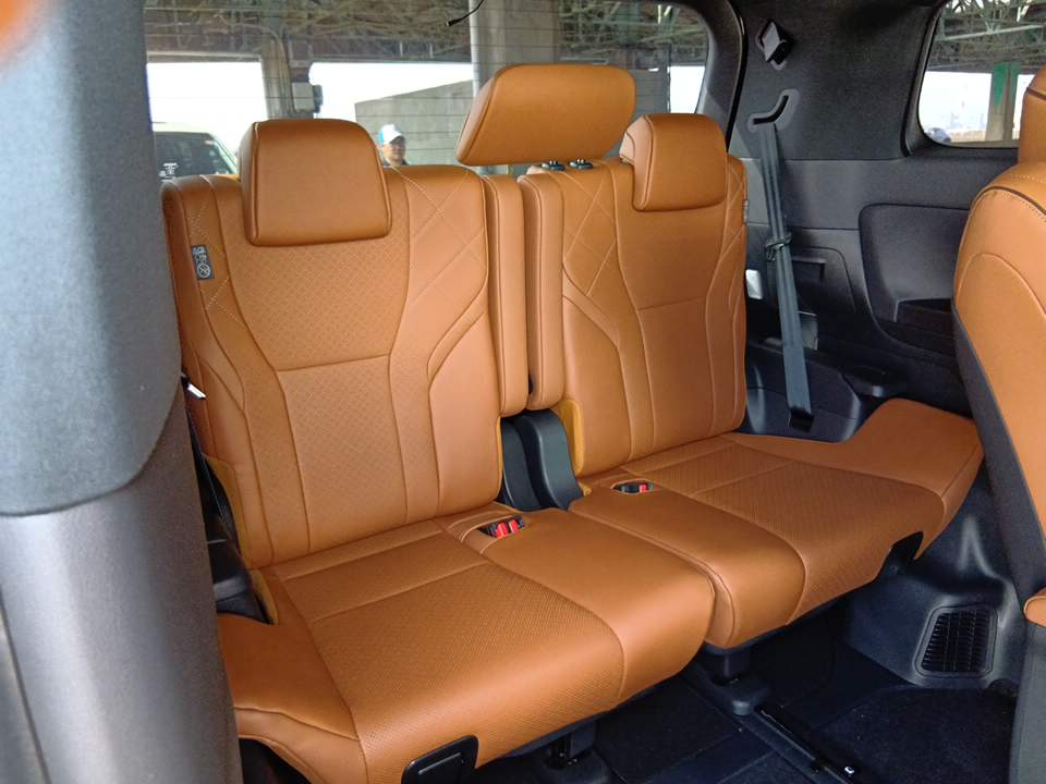 
								toyota vellfire z 03743 full									